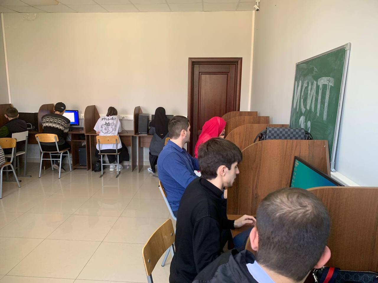 В современном мире, насыщенном технологиями и цифровыми инновациями, информационная безопасность становится в один ряд с базовыми потребностями челове...